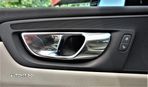 Volvo XC 60 T8 Twin Engine AWD Momentum Pro - 35