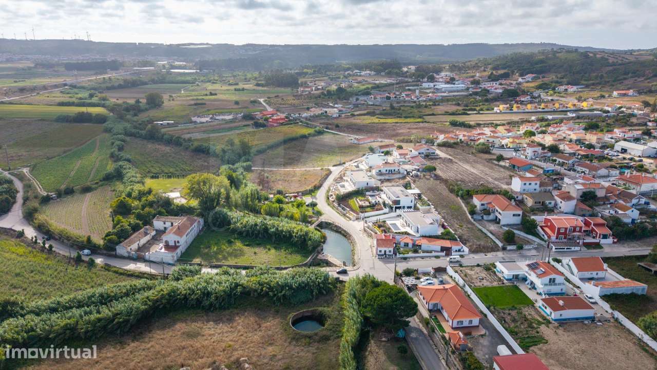 Moradia T4 com piscina em lote de 759m2 em Amoreira Óbidos-46