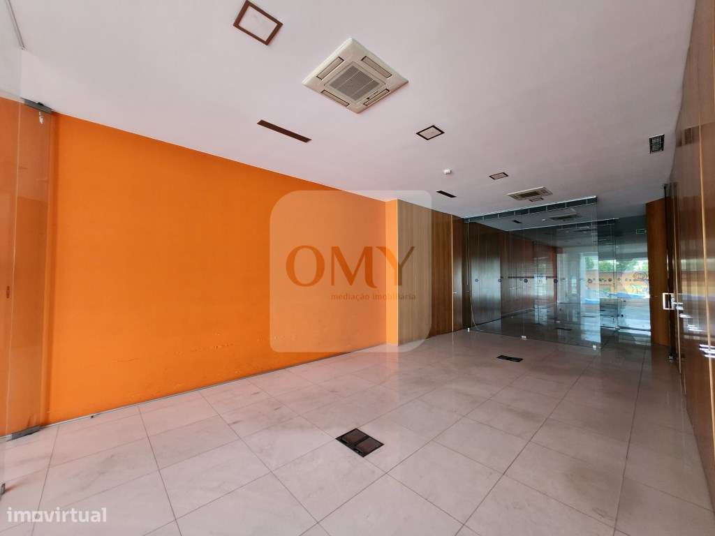 Imóvel Arrendado | Loja de 180m2 Junto ao Nosso Shopping - Grande imagem: 3/16