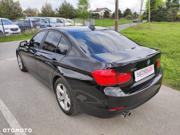 BMW Seria 3 328i Touring xDrive - 3