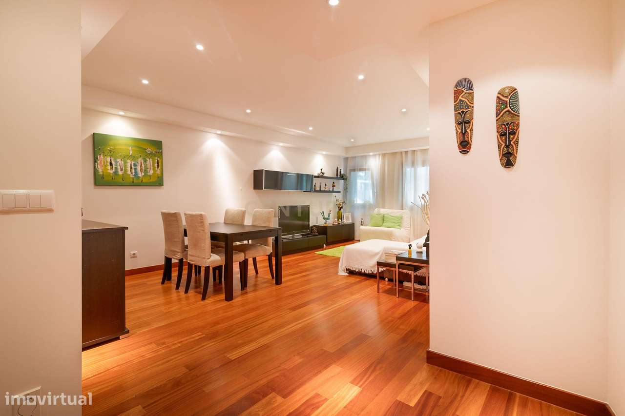 Apartamento T1 nas Colinas do Cruzeiro com Arrecadação e Parqueamento-0