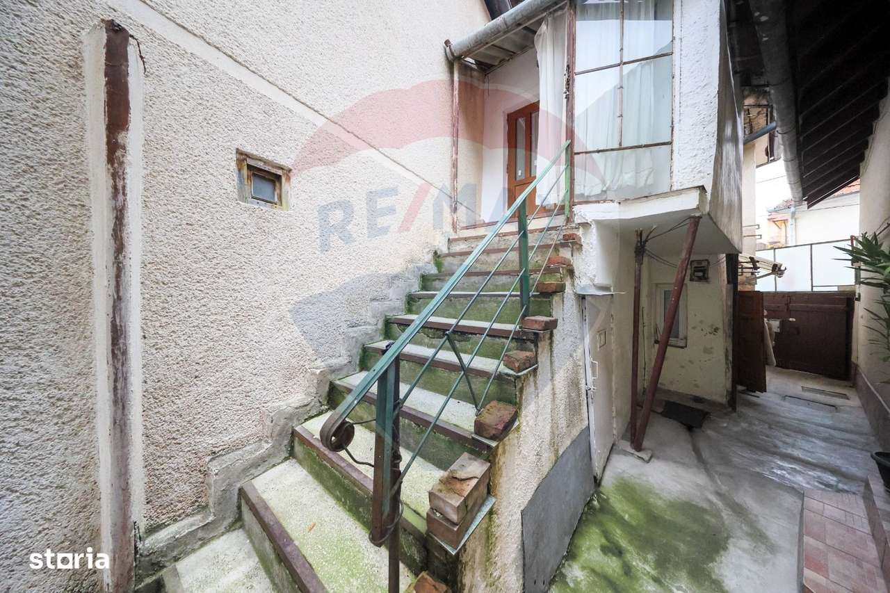 Corp de casă cu 2 studiouri independente, ideal pentru regim hotelier-12