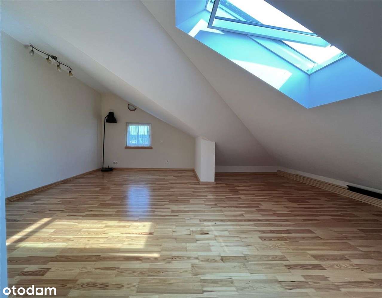 Mdm - dwa poziomy, garaż, ogródek, duży balkon-12