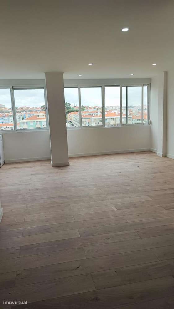 T4 Totalmente Remodelado na Amadora-8