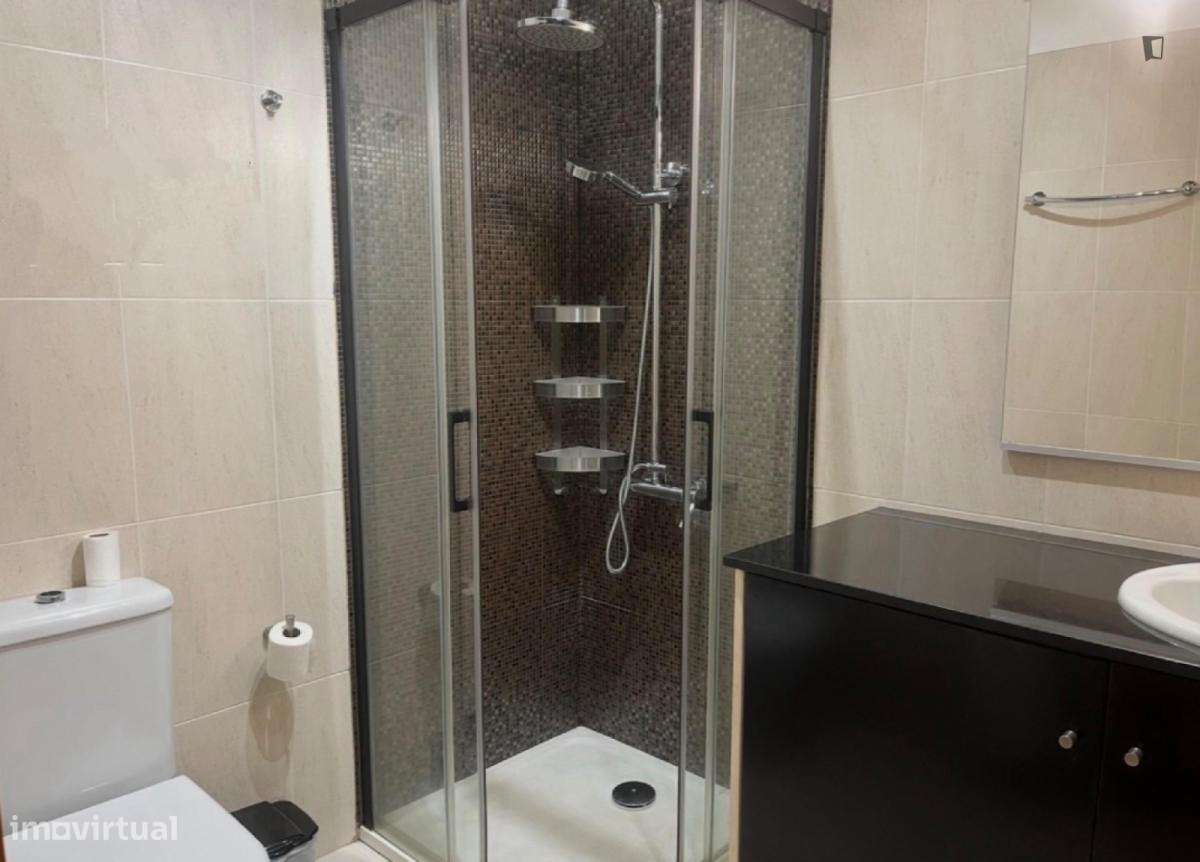 Apartamento com 2 quartos - localizado em Guimaraes - Grande imagem: 4/29