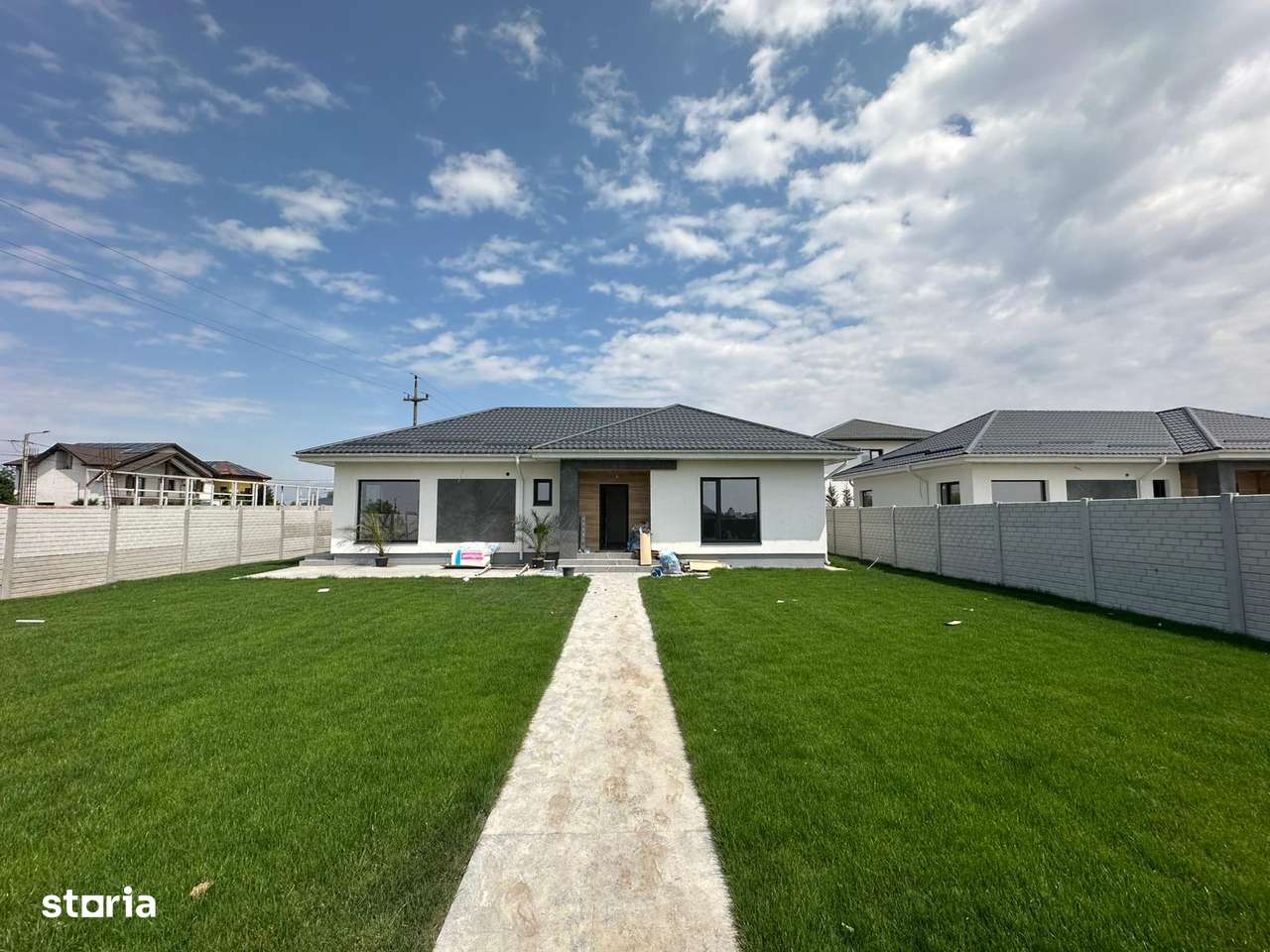 Casa cu teren 520 mp, incalzire in pardoseala si tripan in Domnesti-0