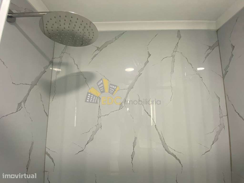 Apartamento T2 Totalmente Remodelado em zona Premium de Benfica | A...-17