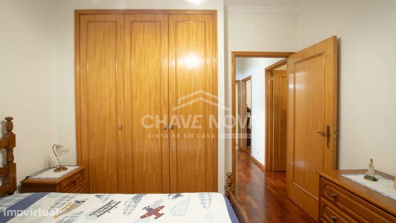 Apartamento T2 com 100m² e boas acessibilidades GRJ/00174/CO-10