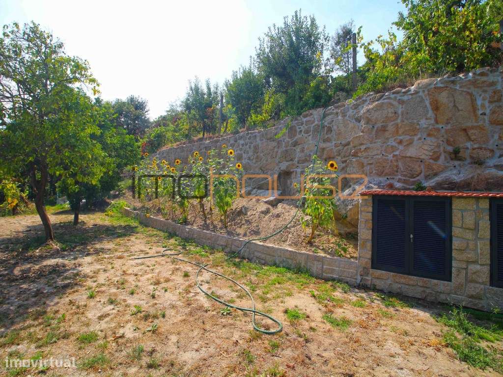 Quinta com Casa Remodelada e Antigo Moinho de Água Junto a Ribeiro-27