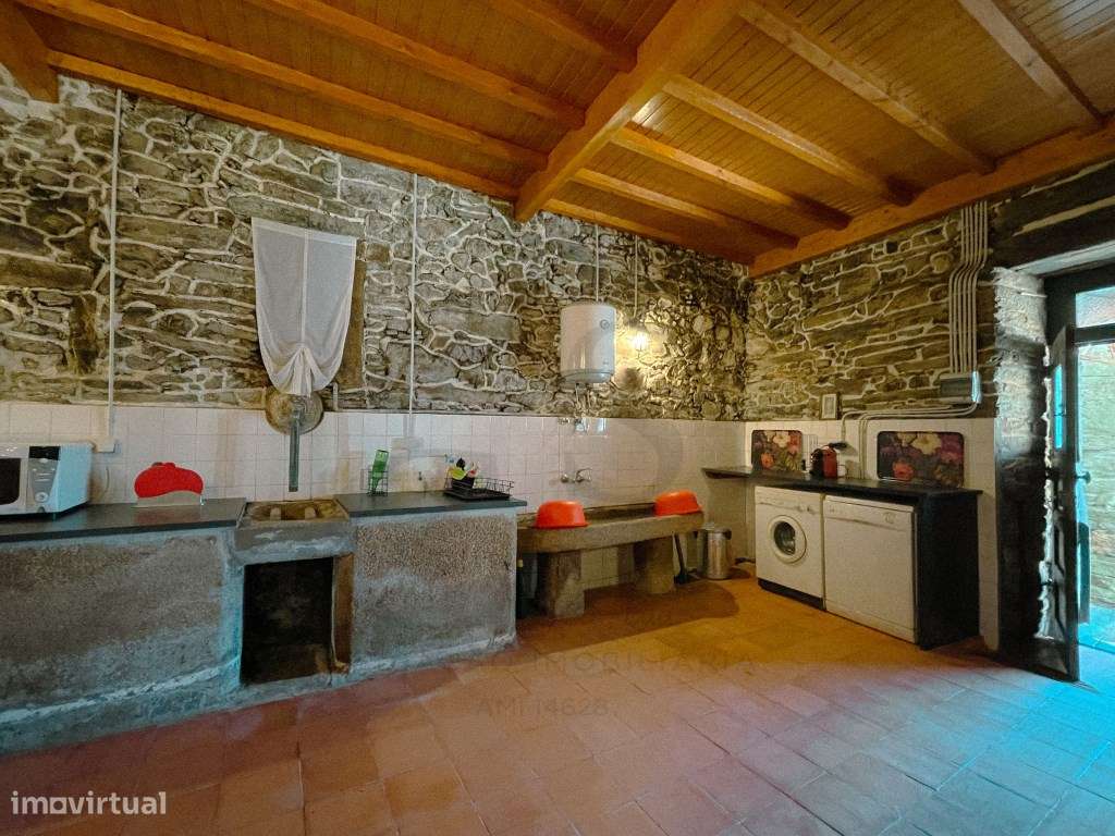 Casa Senhorial Brasonada do Século XVIII na Região do Douro-47