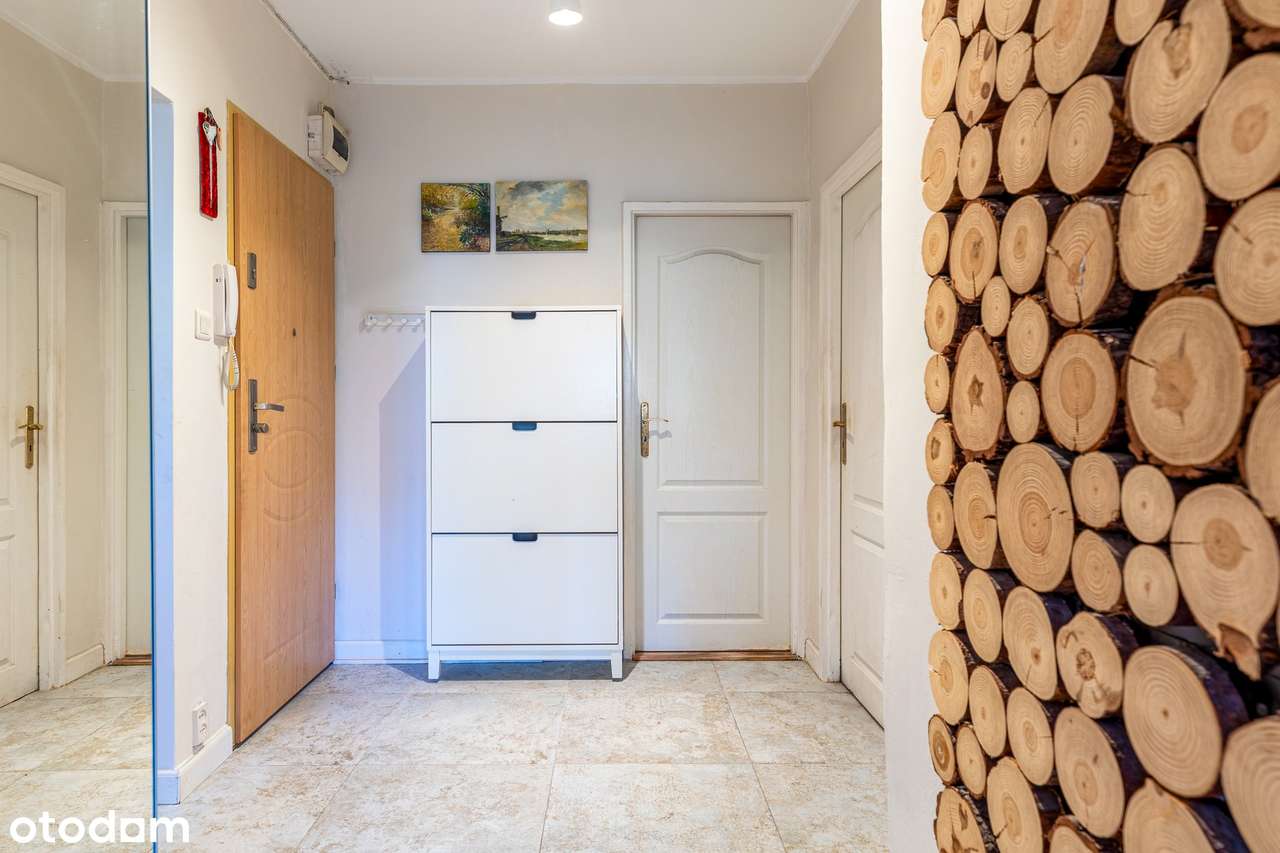 Trzypokojowe z balkonem, I piętro, parking-7