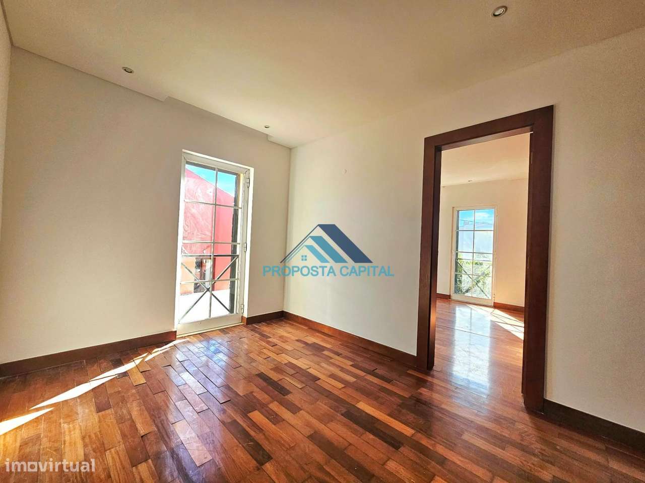 Moradia T4 com excelentes áreas exteriores - Oportunidade Única...-26