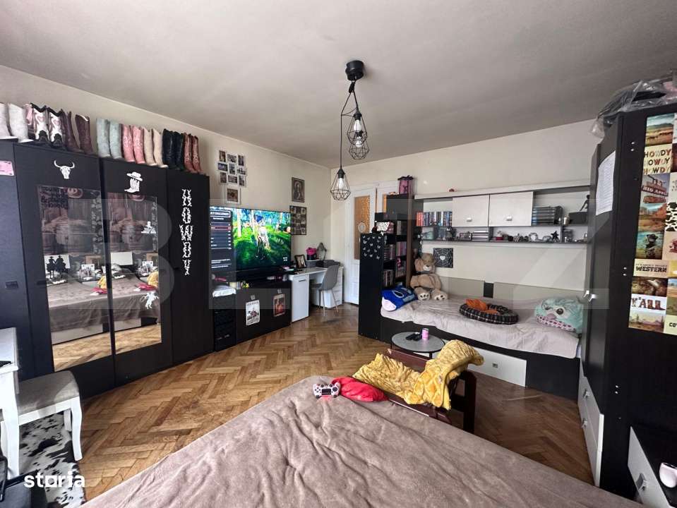 Casa de vanzare in Cartierul Schei, zona Piata Unirii - Imagine principală: 4/13