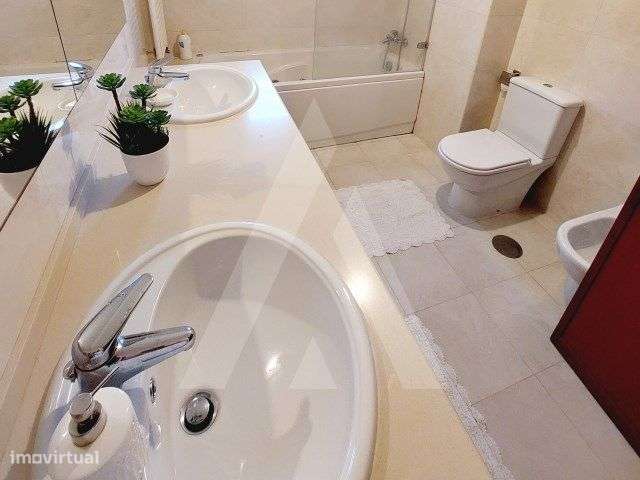 Apartamento T2 para arrendar, junto ao Centro Comercial Glicínias - Grande imagem: 4/44