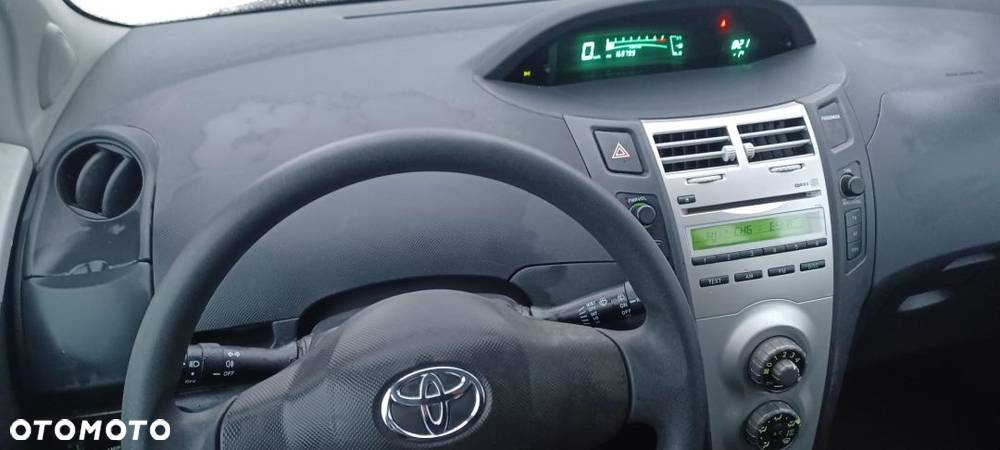 Toyota Yaris 1.0 Luna A/C - 12