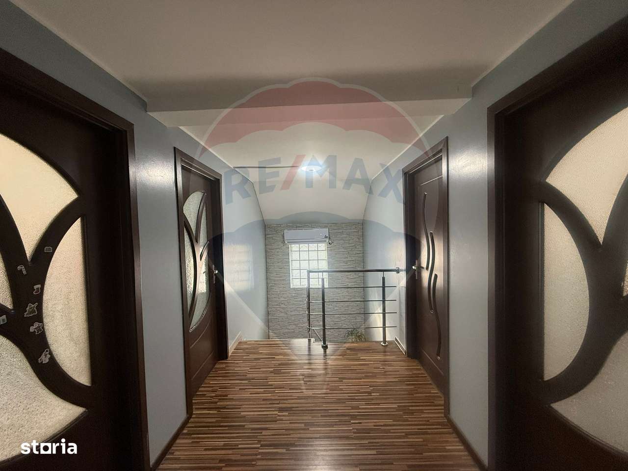 Casă / Vilă cu 5 camere de vânzare-12