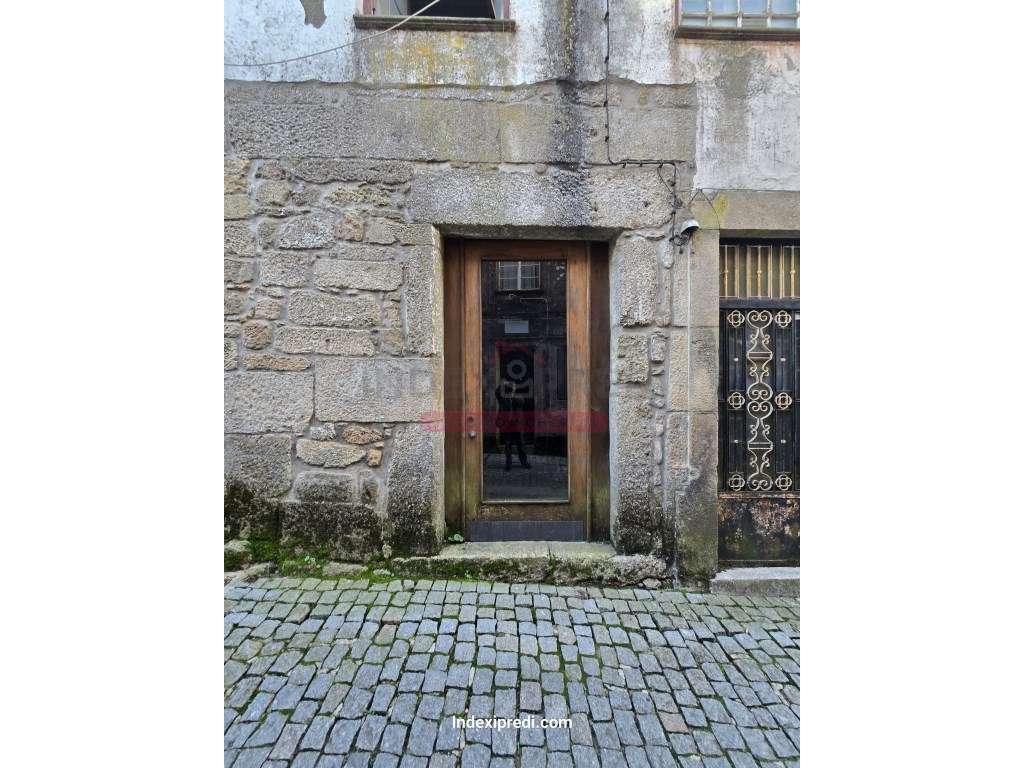 Moradia para recuperar no Centro Guarda - Venda Judicial - Grande imagem: 4/60