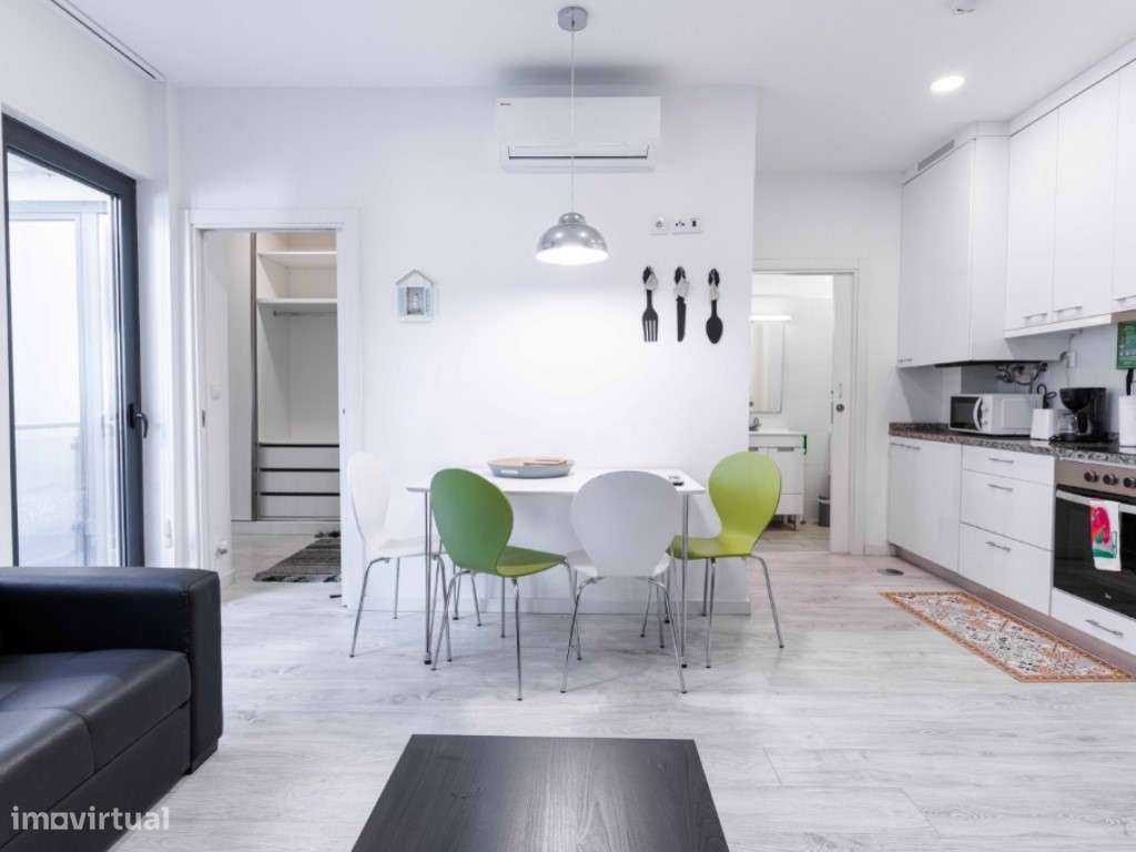 T0 com Varanda - 1.º Andar - Grande imagem: 2/10