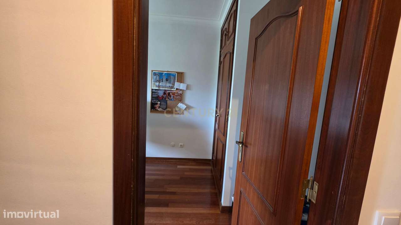 Apartamento Duplex T5 no centro de Palmela-32