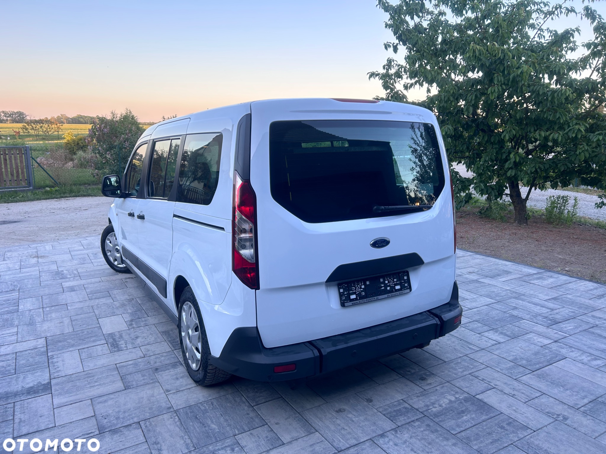 Ford Tourneo Connect 1.5 TDCi Start-Stop Titanium - 15