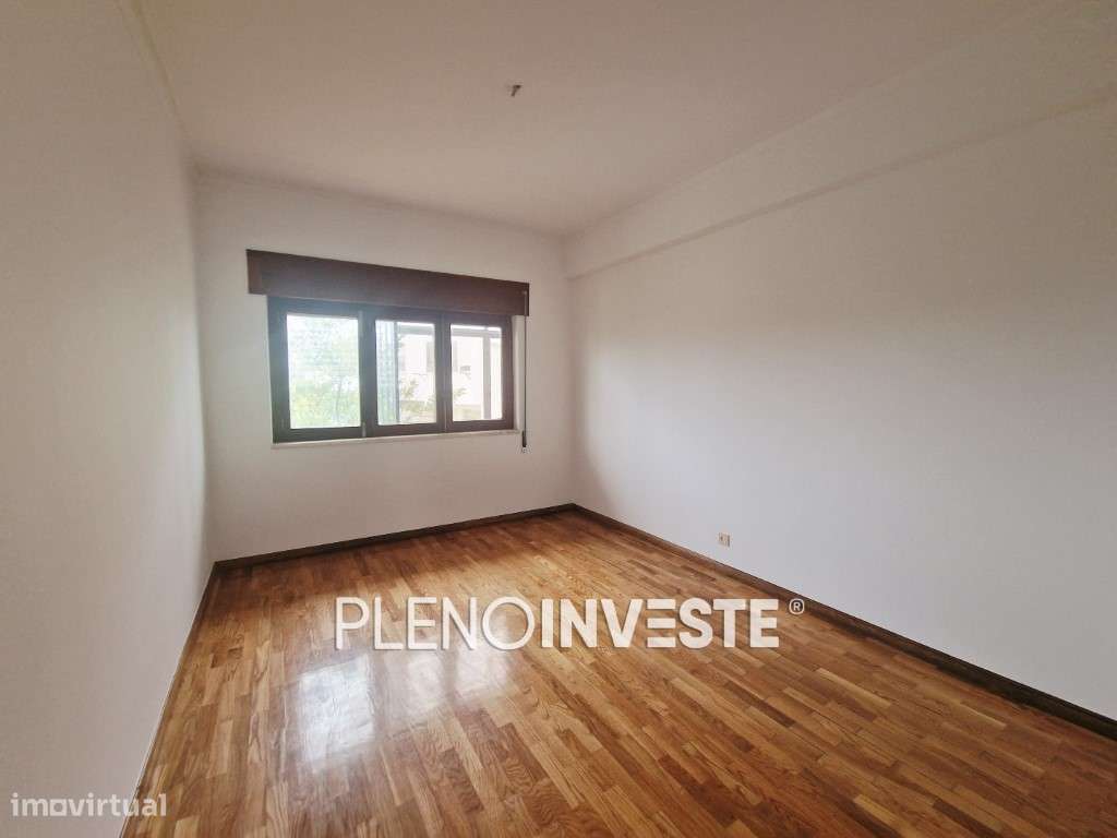 Moradia V3 com Garagem em Vale Milhaços-21