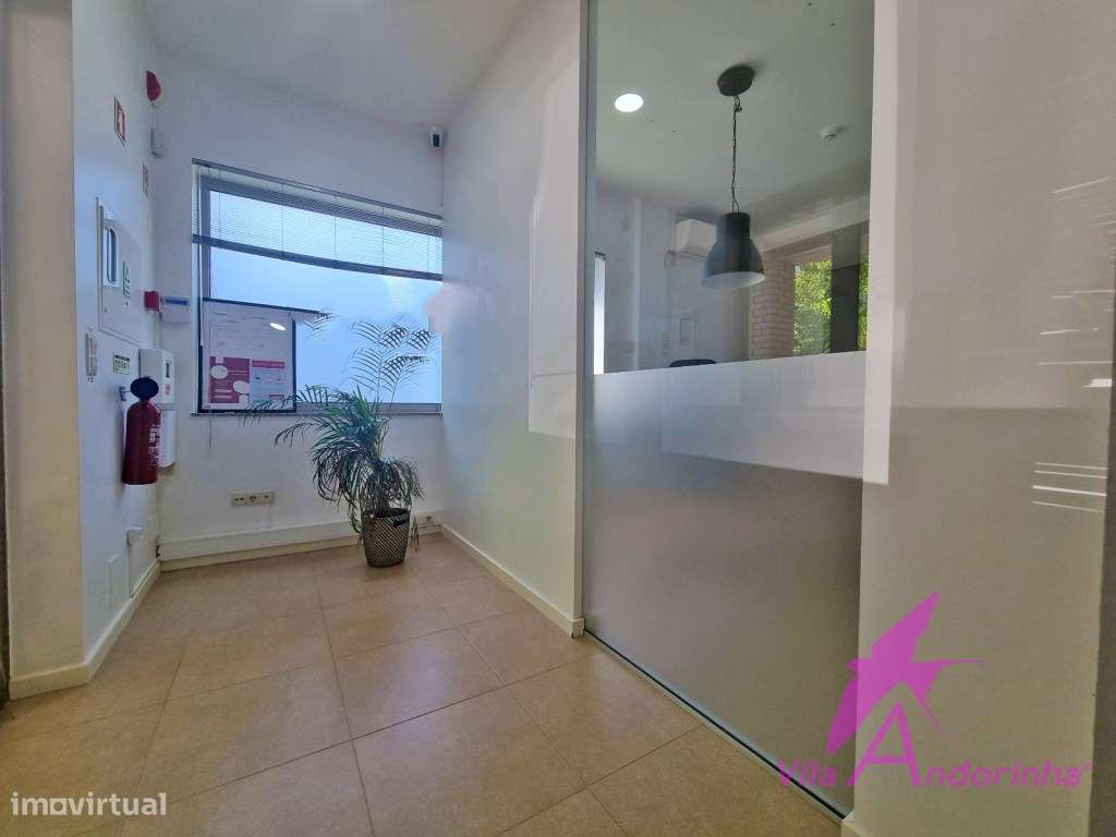 Venda de 2 lojas para restauração e comércio na Abelheira - Grande imagem: 2/13