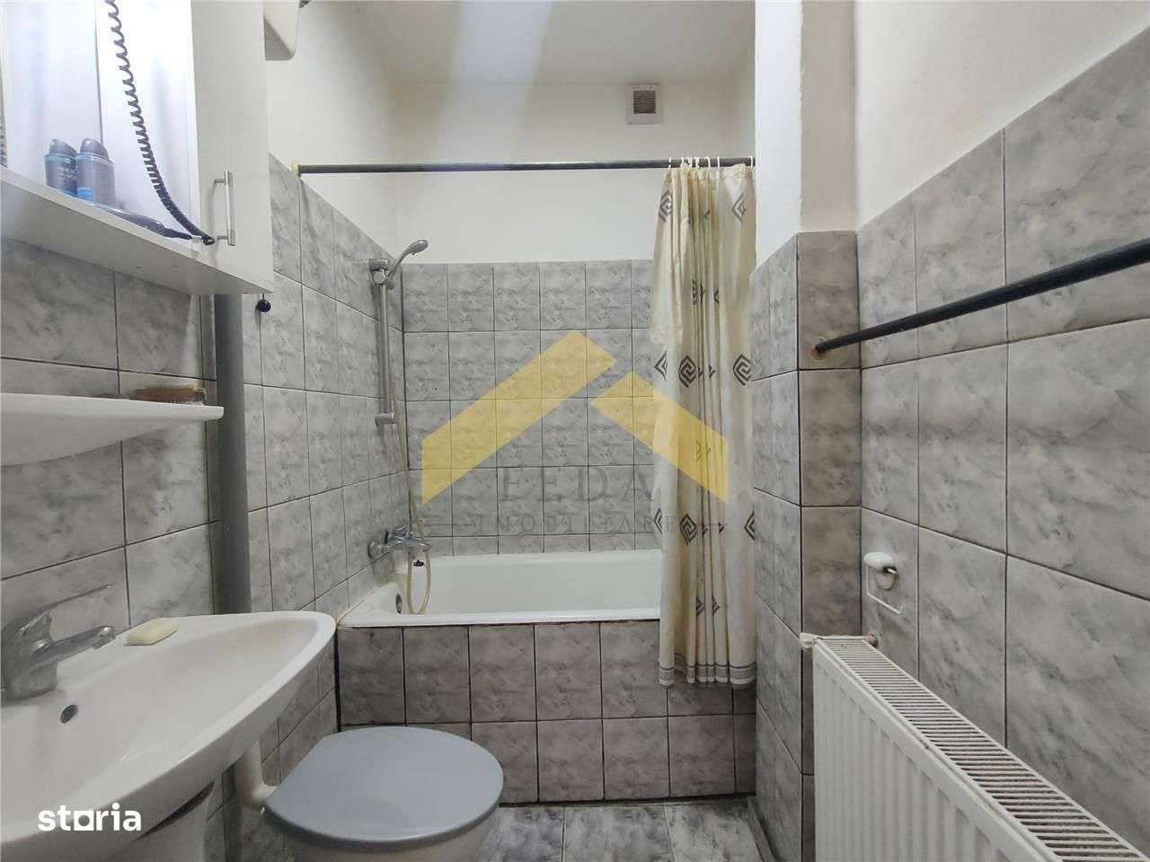 Casa de vanzare in zona Parneava-3