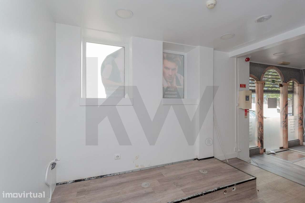Espaço Comercial – Antigo T2 Transformado em Loja | Queluz - Grande imagem: 4/21