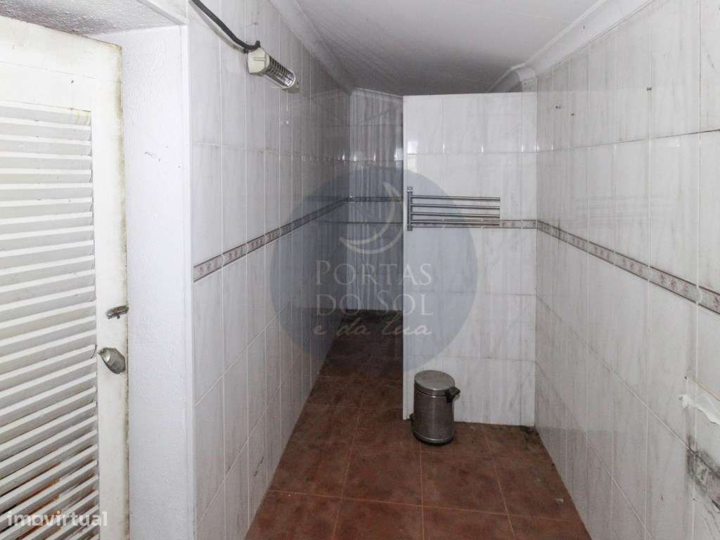 Moradia V2 Terreno Poço-18