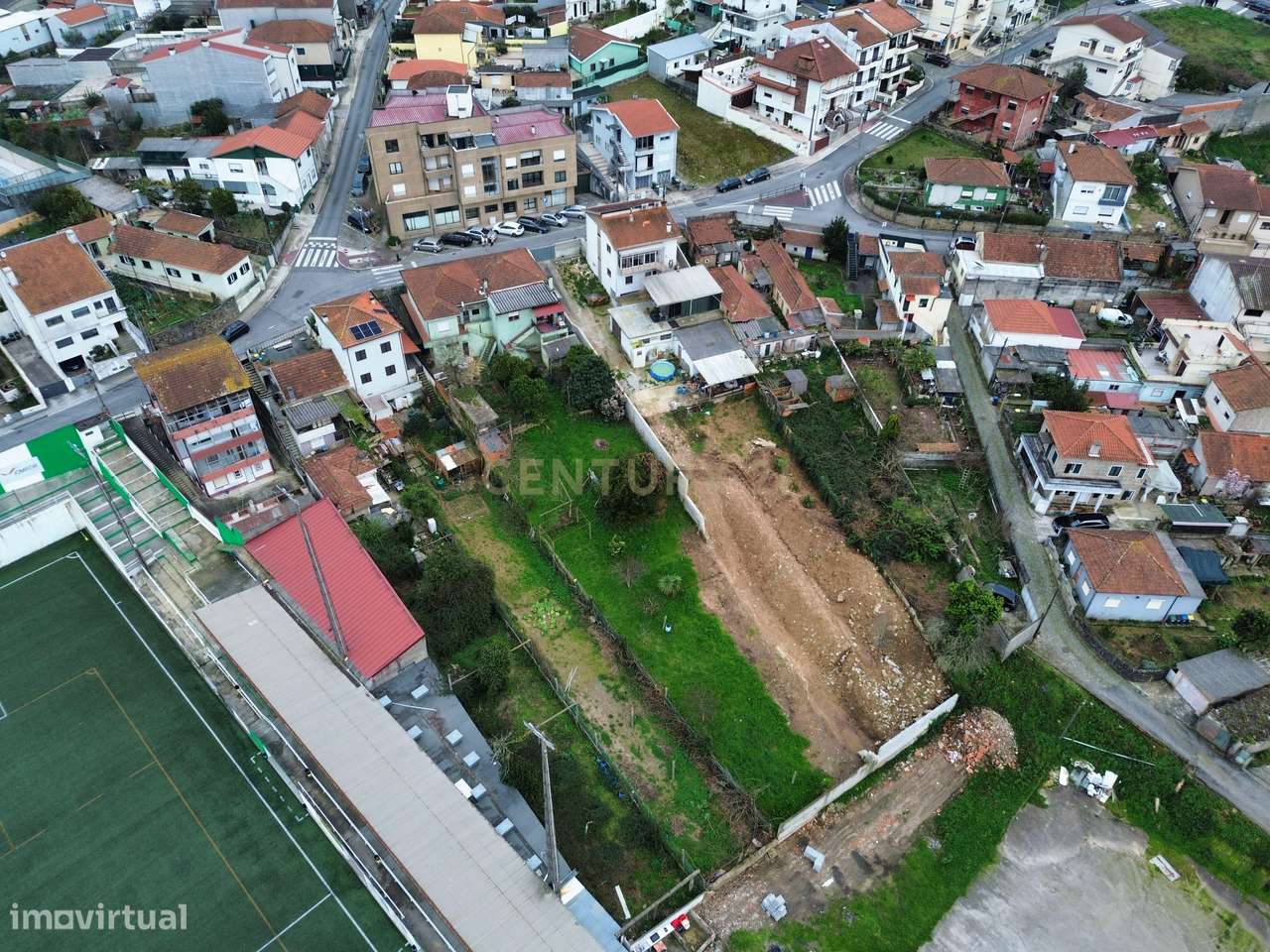 Moradia T3 em Ermesinde com Grande Quintal e Excelente Potencial de In-28