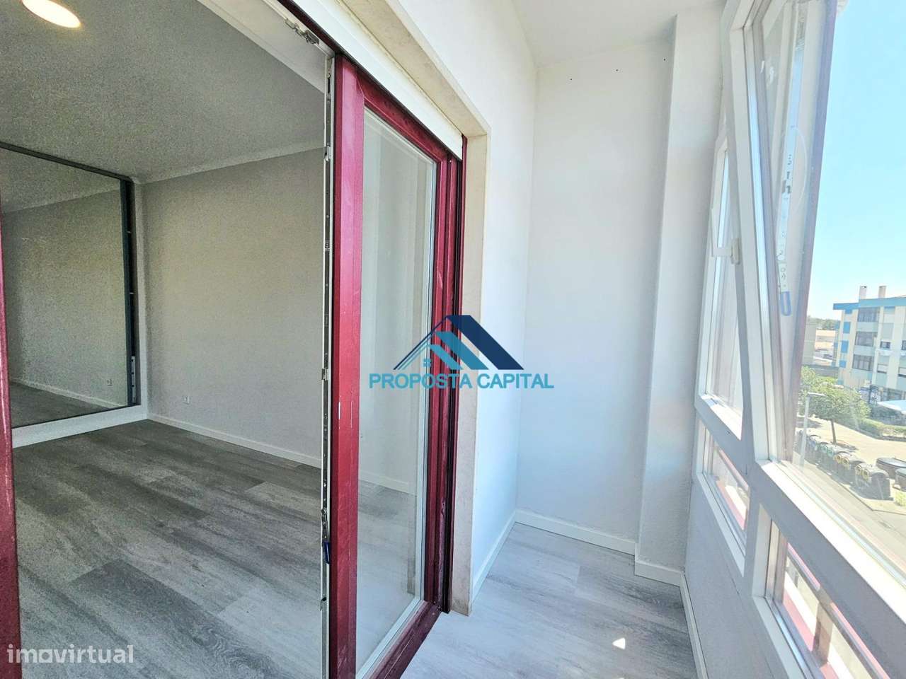 APARTAMENTO T4 REMODELADO CENTRO AMORA-33