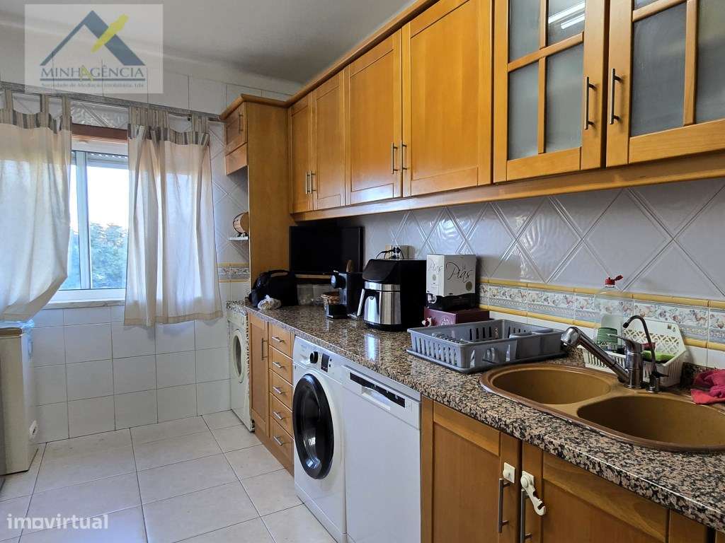 Apartamento T3 com garagem de 45 m2 em Setúbal-10