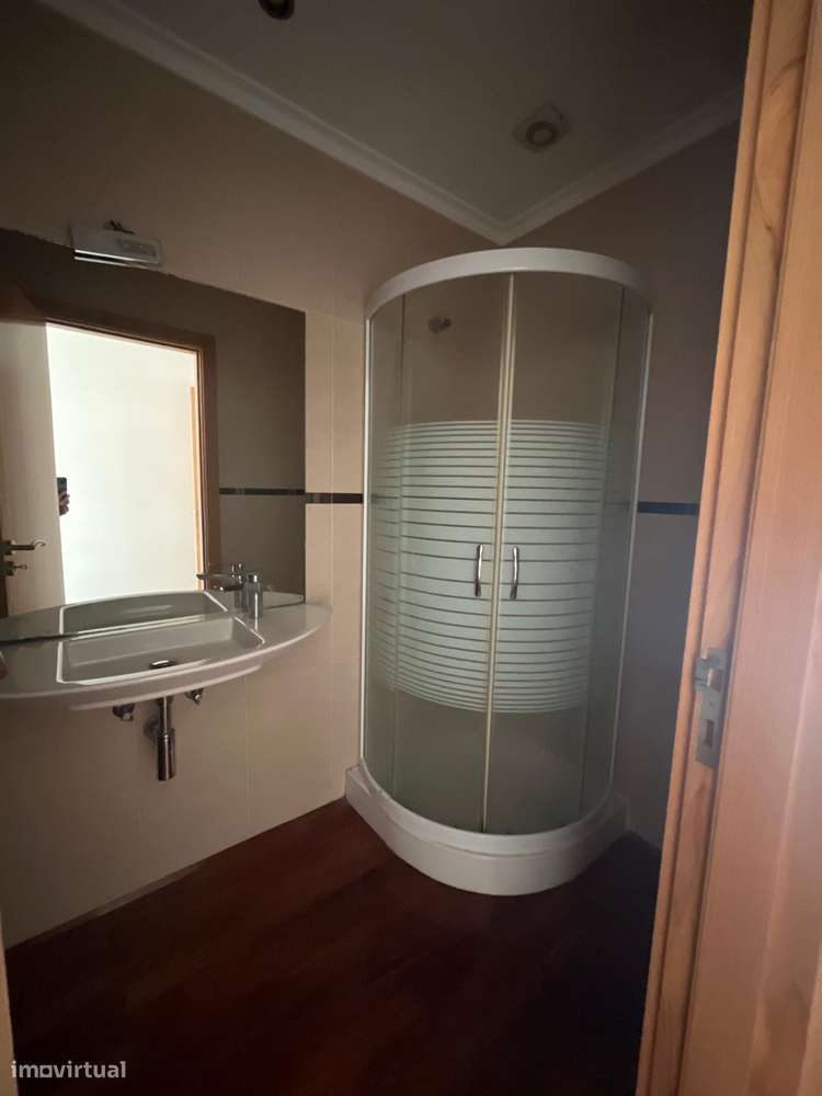 Geminada com piscina, garagem e terraço em Canidelo-46