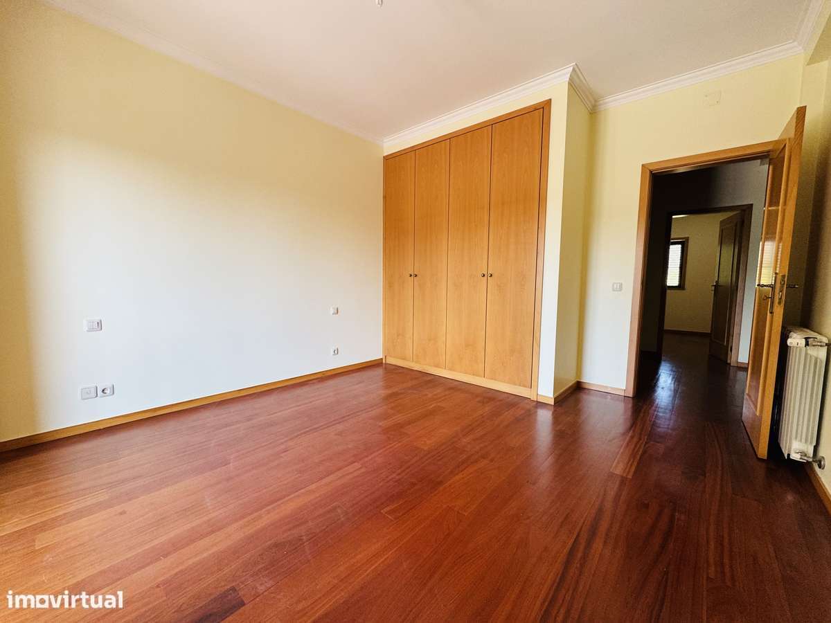 Moradia IndIvidual em Lago-13