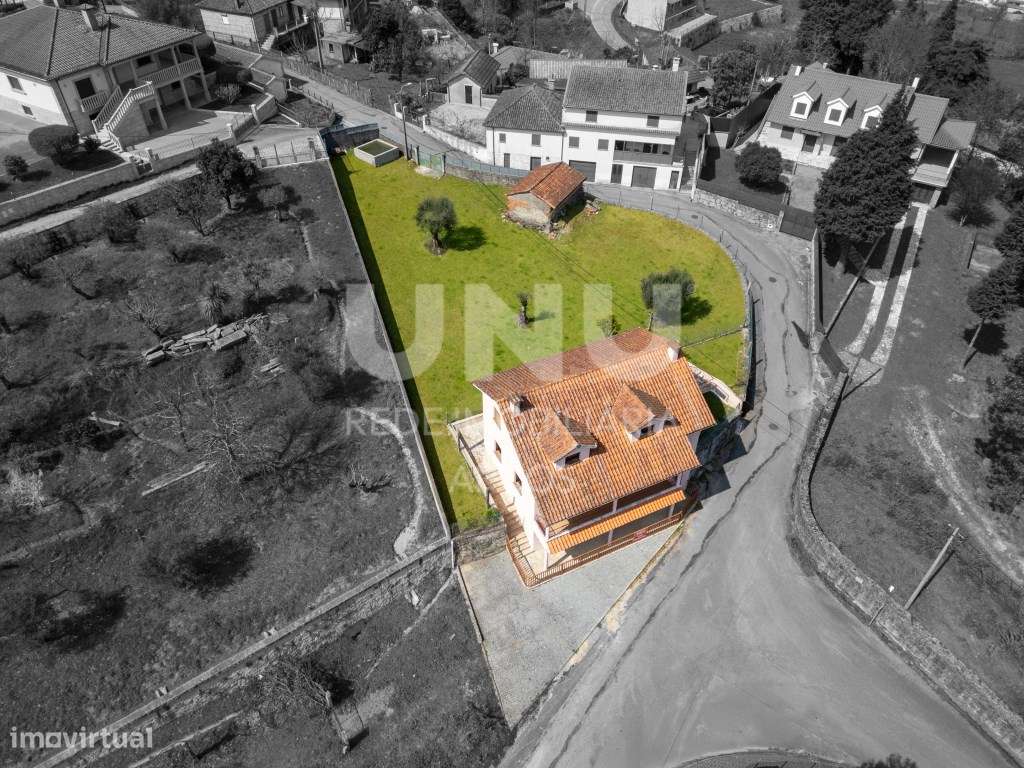 Moradia Bi-Familiar-40