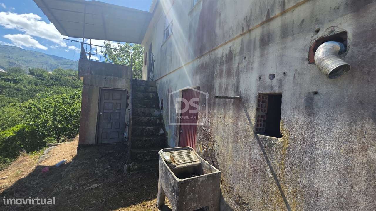 Moradia para Restaurar T3 Venda em São João de Fontoura,Resende-8