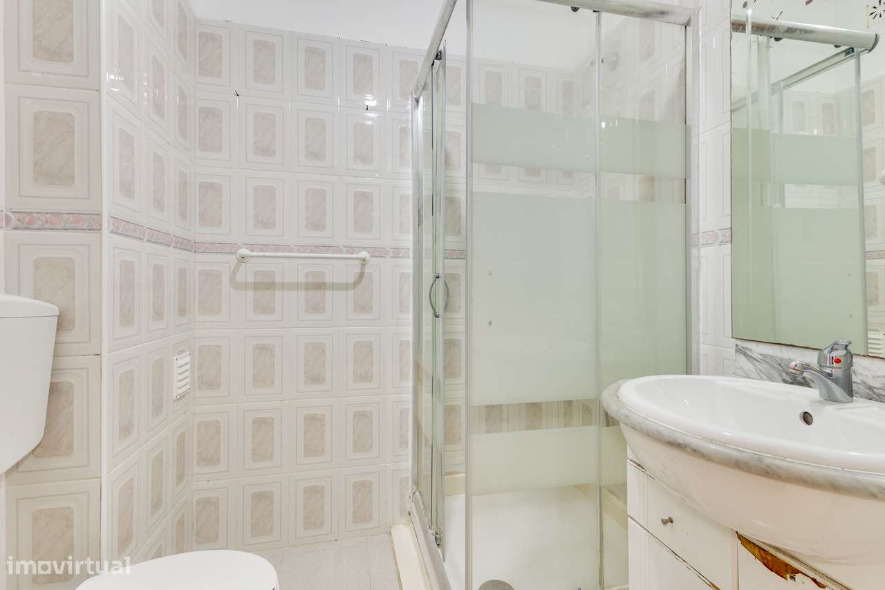 APARTAMENTO T2 | C/ ARRECADAÇÃO | CENTRO DE ALVERCA-10