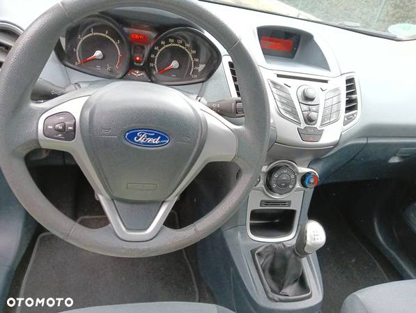 Ford Fiesta 1.25 Celebration - 26