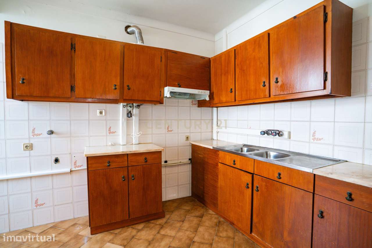 APARTAMENTO T2+2 | ZONA CENTRO | CALDAS DA RAINHA-11