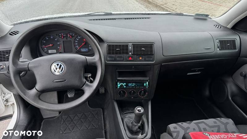 Volkswagen Golf - 11