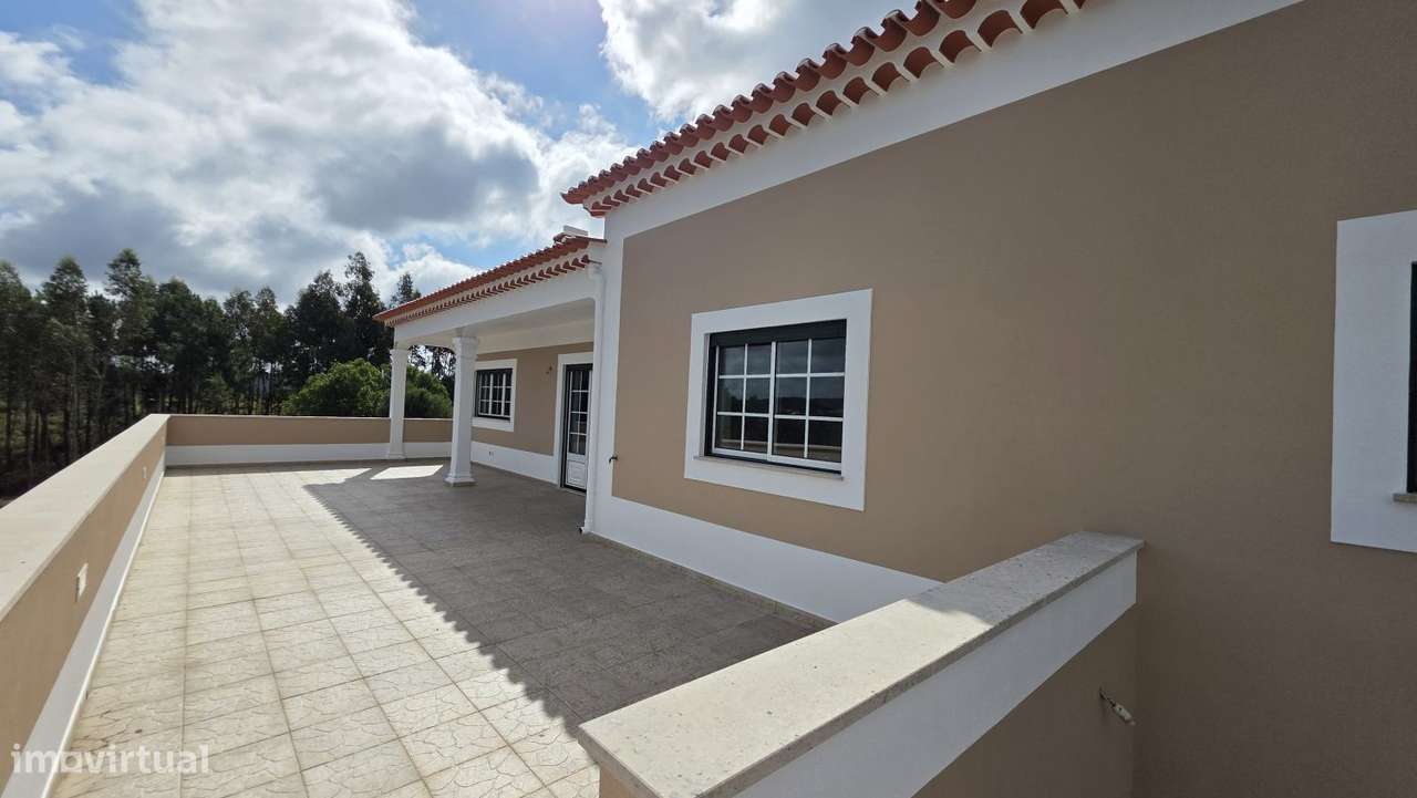 Excelente Moradia T3 com Vista Panorâmica sobre a Albufeira do Castel-15