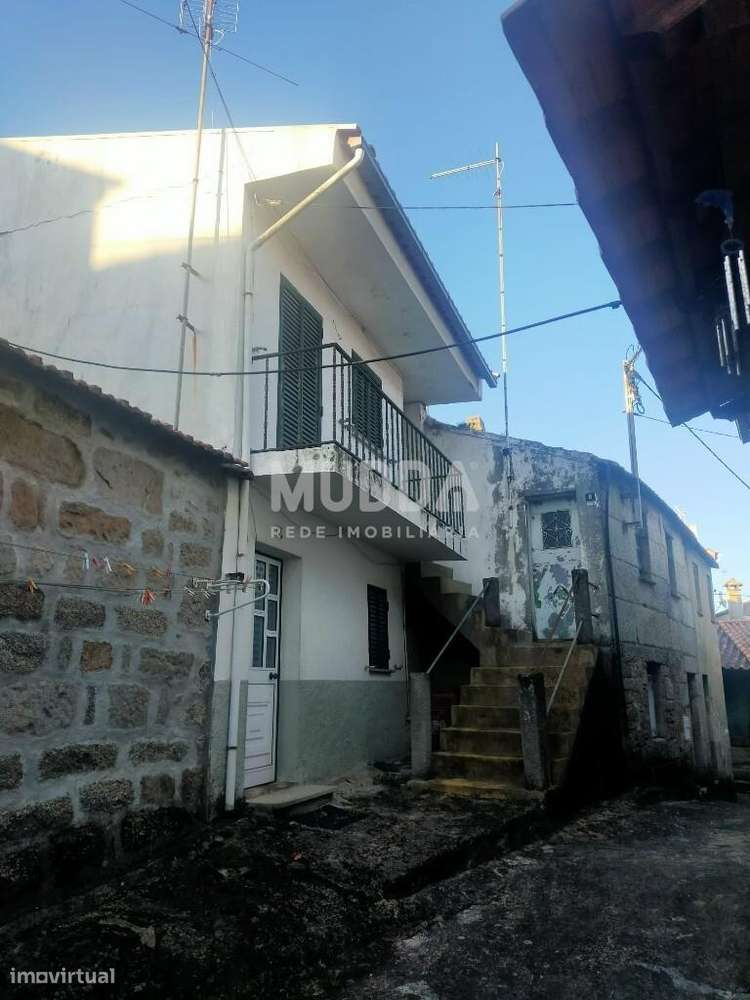 Duas moradias e uma garagem para venda em Gouveia - Grande imagem: 3/45