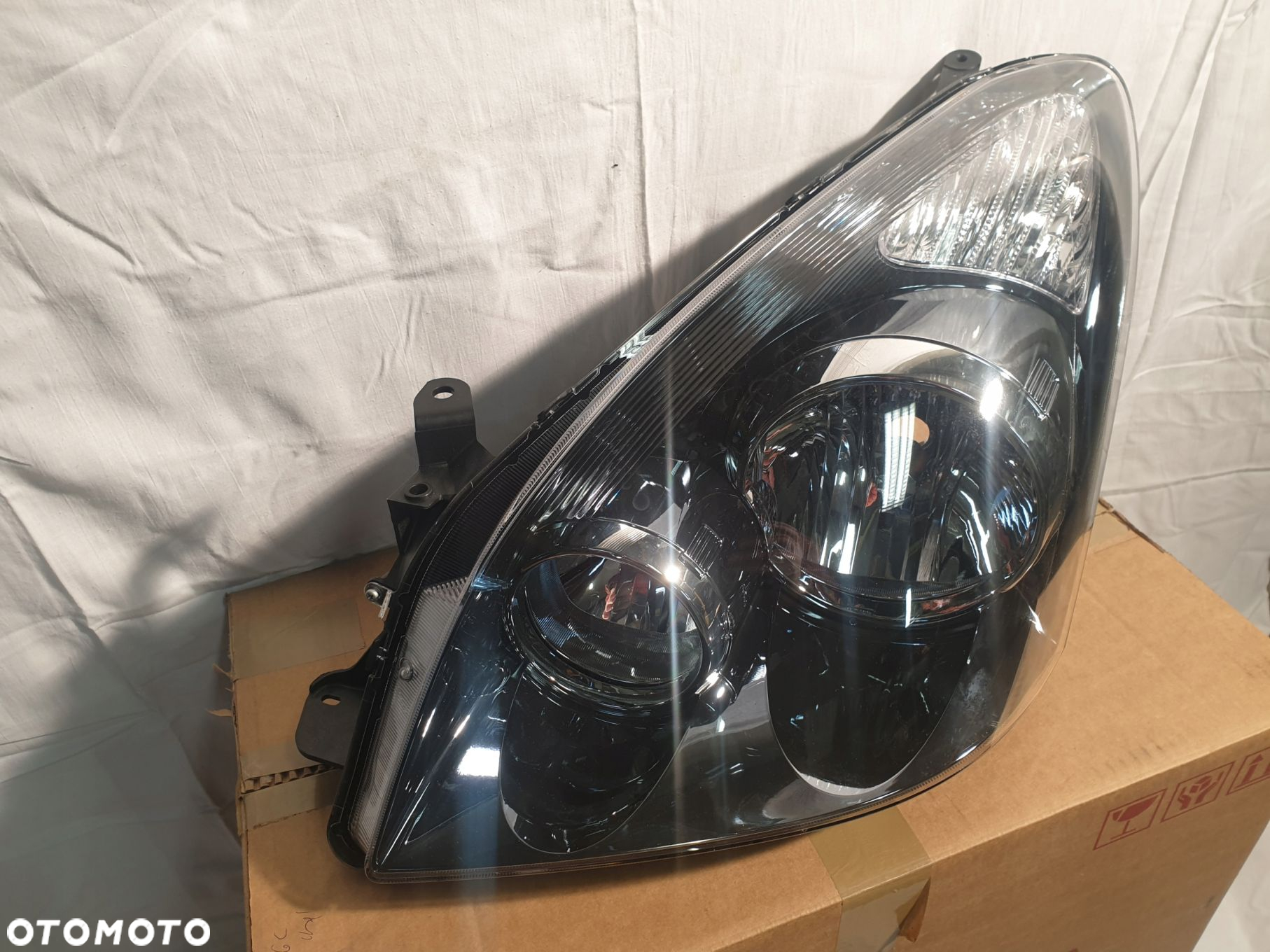 TOYOTA COROLLA VERSO LIFT 06-08 LAMPA LEWA PRZOD - 4