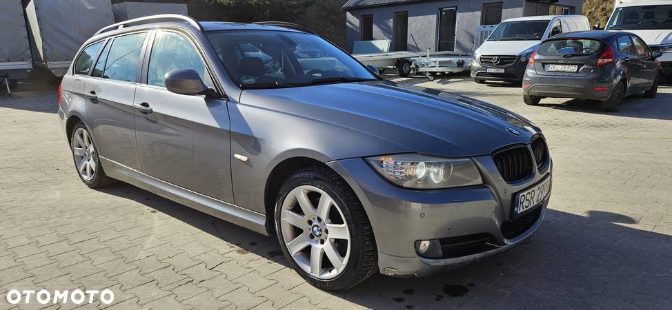 BMW Seria 3 320d DPF Touring - 2