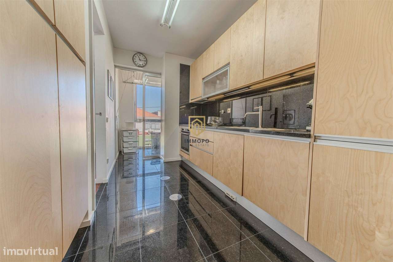 Apartamento T2 na Senhora da Hora, com duas garagens-22