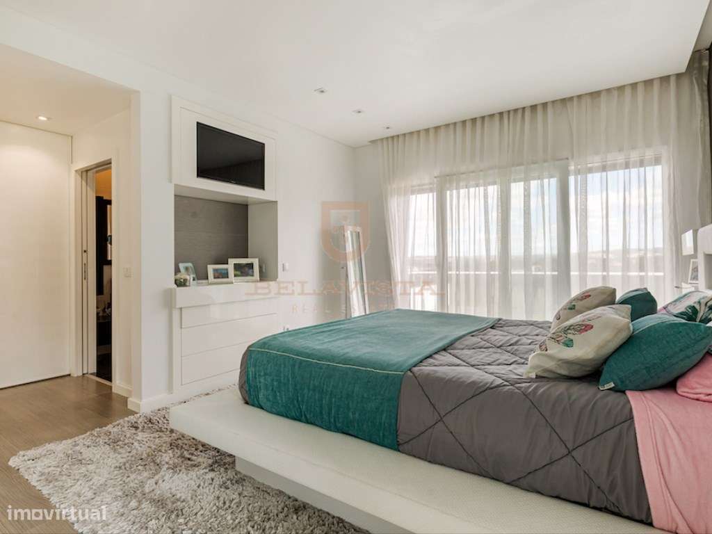 Moradia T4 com piscina aquecida e furo - Leiria - Pousos-15