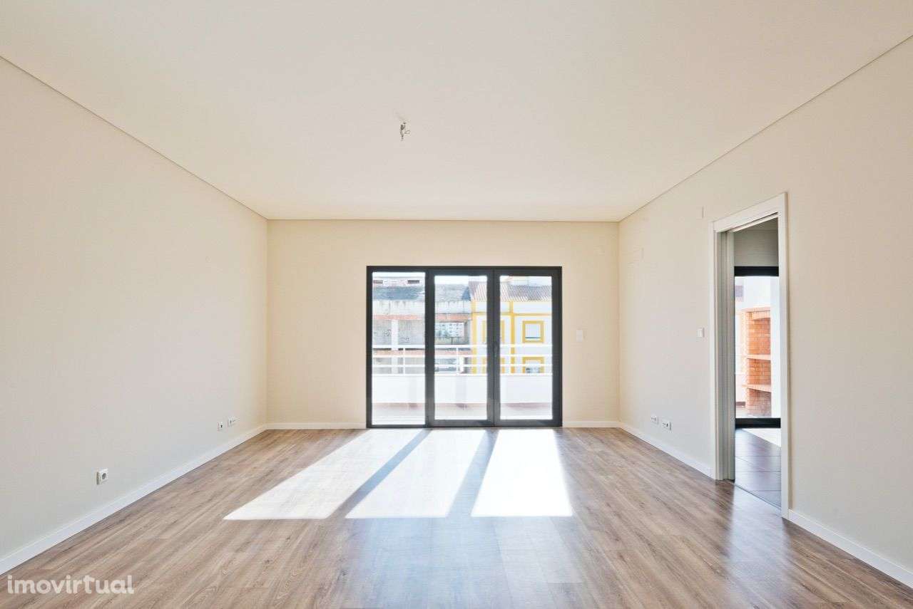 Apartamento T2 a 2km da Estação de comboios de Setúbal