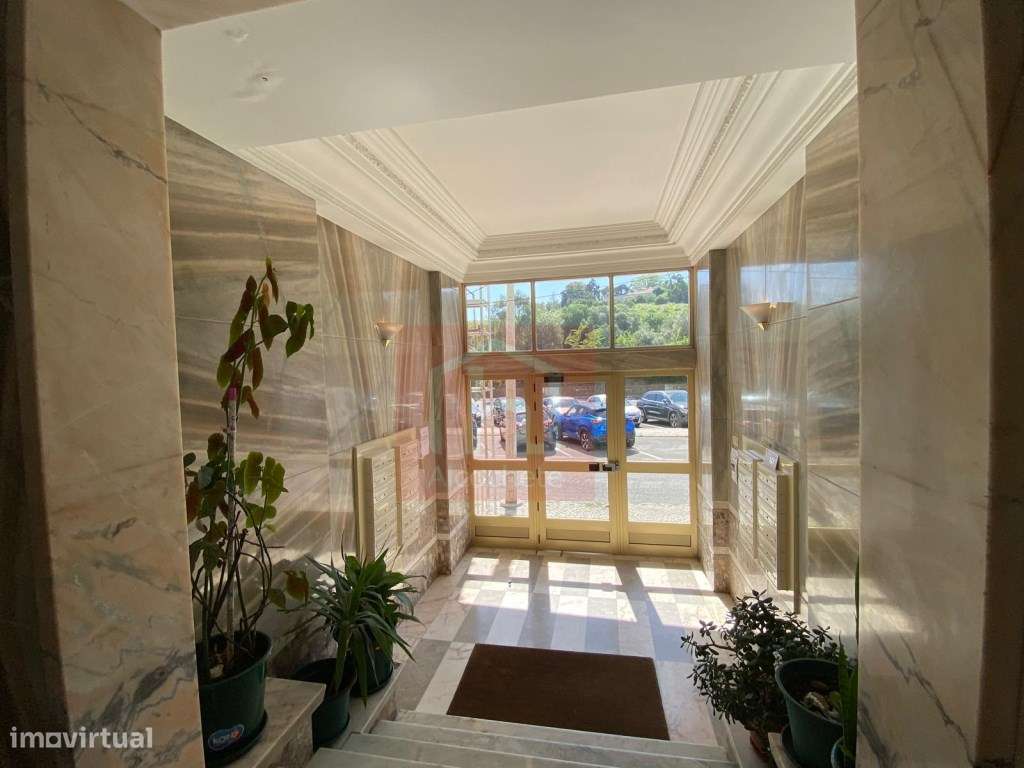 Apartamento T3 na Estrada da Luz, Benfica-32