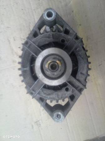 Opel Zafira B alternator Bosch 100A  0124415002  90561971 - 5