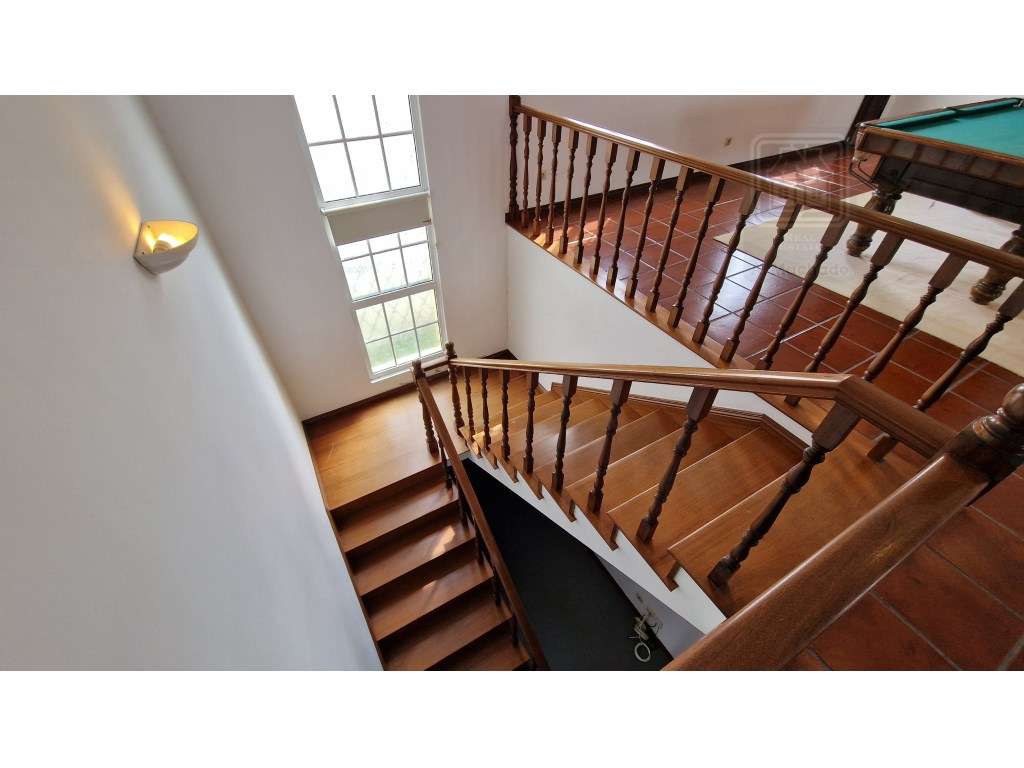 VENDA de MORADIA - VIVENDA T4+1 com Jardim e Garagem - Relva, Ponta...-47